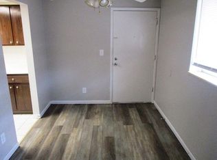 320 Riley Dr, Bloomington, IL 61701