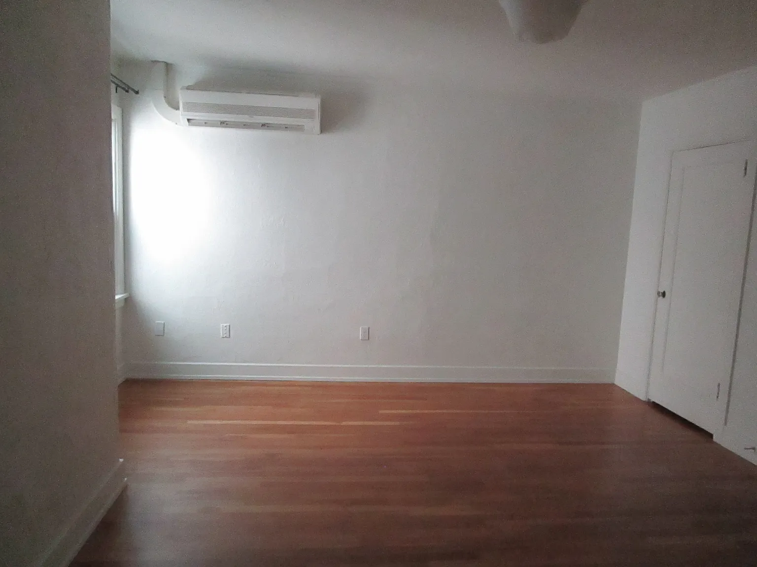 Studio, 435 sqft, $900 — Photo 2