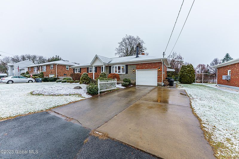 3rd image of 8 Campagna Drive