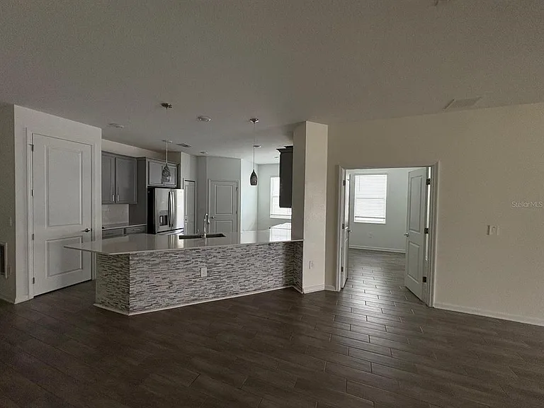 2710 Slash Way — Photo 3