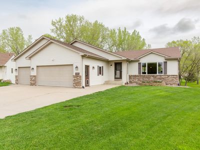 611 Timothy Ct, Shakopee, MN, 55379