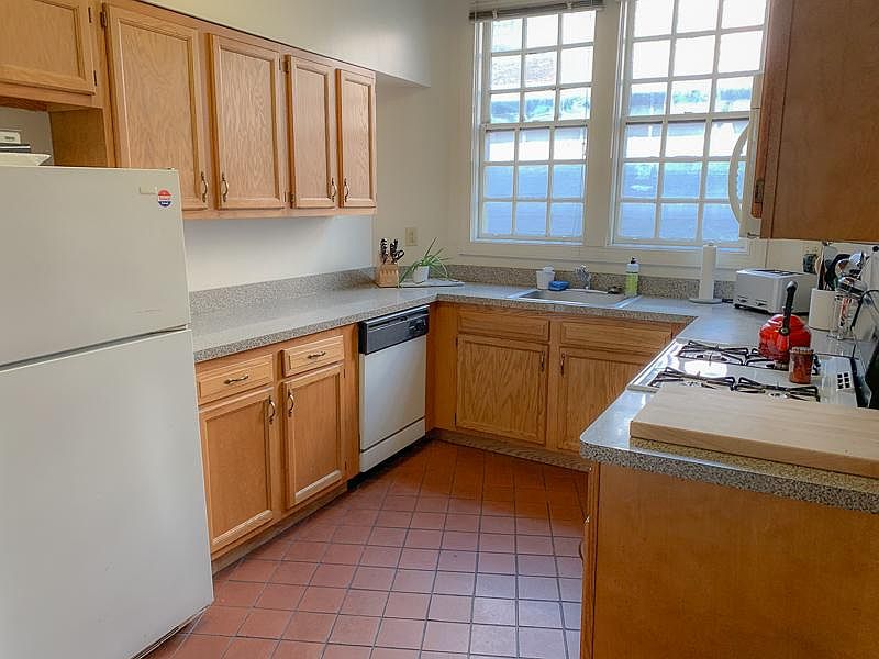 2nd image of 1805 Sansom St APT 4