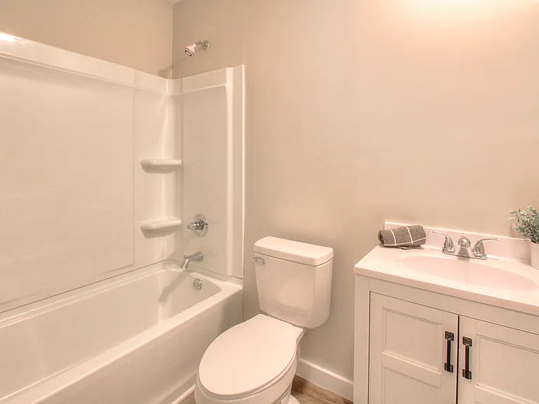1016 Sharon Dr — Photo 11
