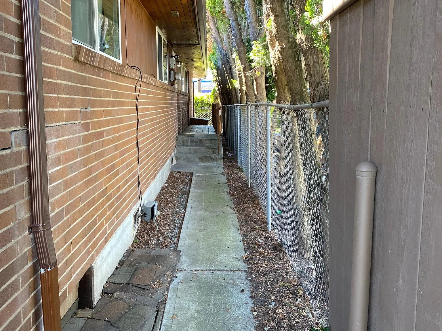 526 Shattuck Ave S — Photo 3
