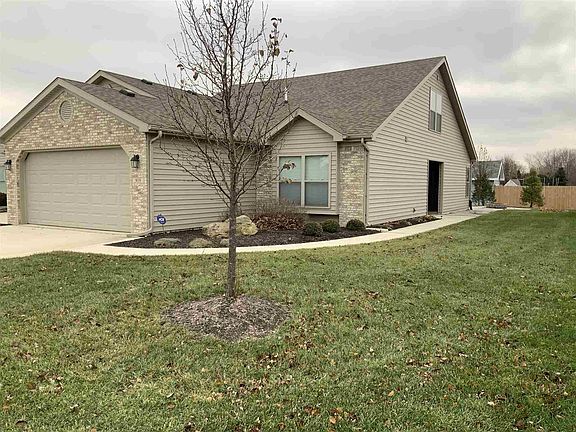 3rd image of 909 Heatherwood Ln