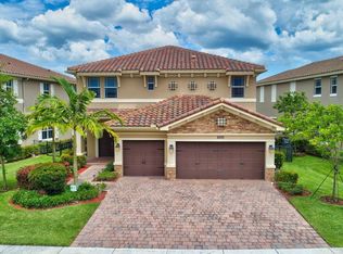 8570 Lakeside Bnd, Parkland, FL 33076