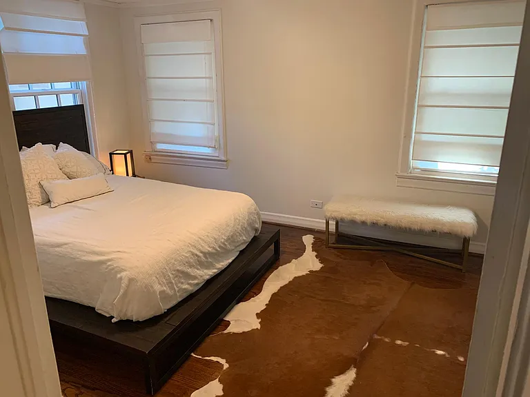 2817 Lovers Ln — Photo 4