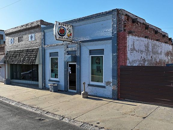 3rd image of 116 W Broadway St
