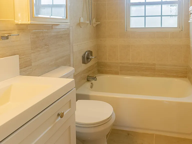 5039 Winchester Dr S — Photo 14