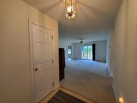 3rd image of 68 Belaire Dr