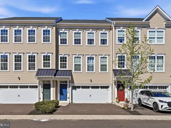 2219 Evin Dr, Warrington, PA 18976