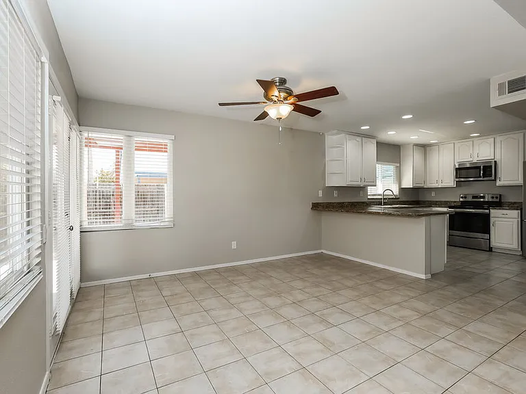 7026 S 41st Pl — Photo 7