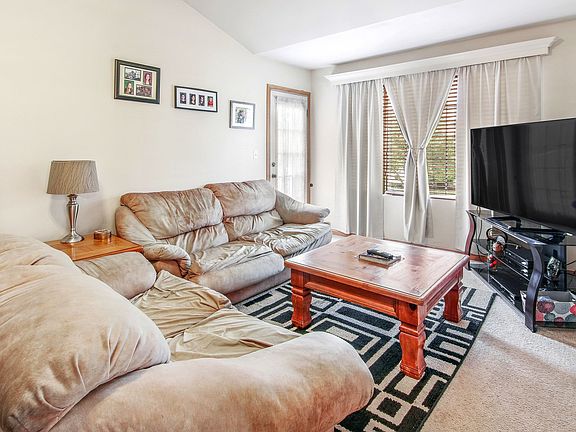 3rd image of 301 E Victoria Cir #301