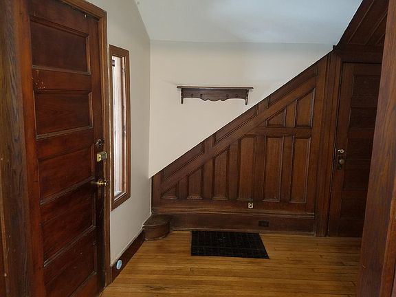 3rd image of 319 W Utica St #1