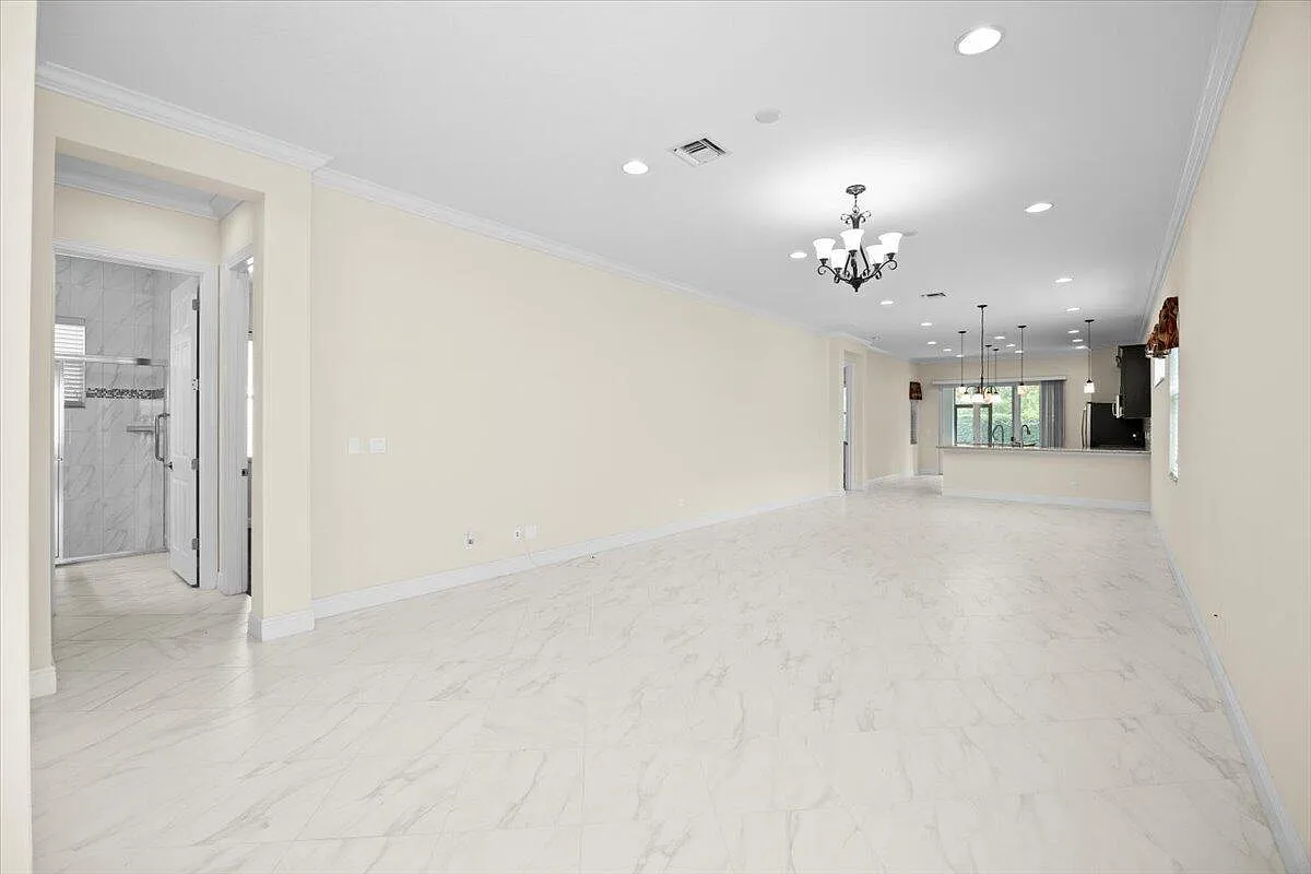 3 bed, 2.0 bath, 1831 sqft, $2,800 — Photo 3
