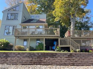 9 Avon Rd, Hewitt, NJ 07421