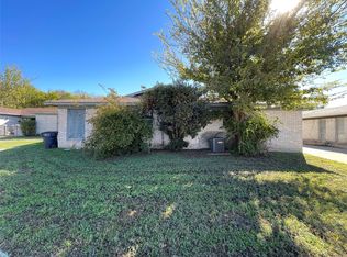 1008 Roky Ct, Fort Worth, TX 76114