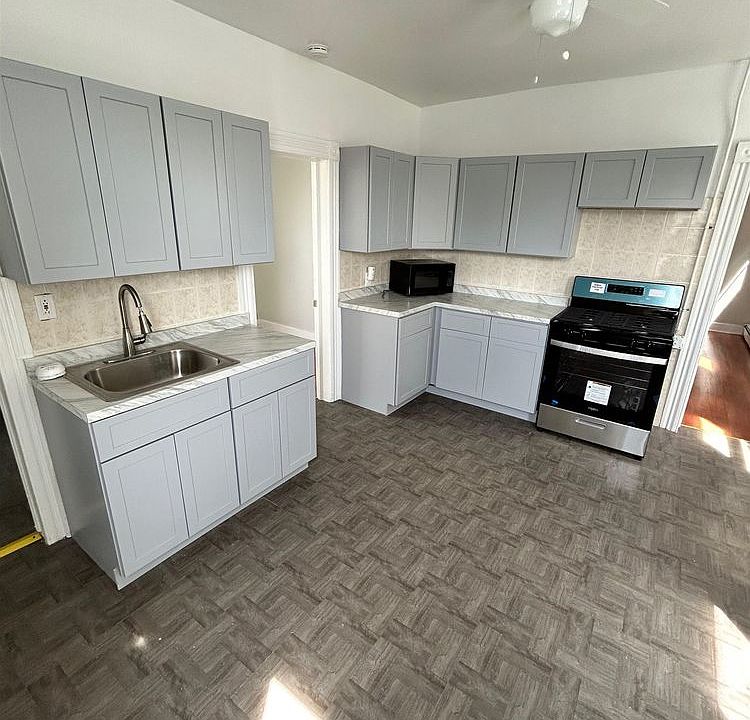 1st image of 222 Inslee Pl #2