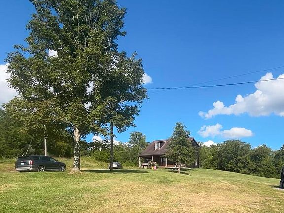3rd image of 726 Old Brown Rd