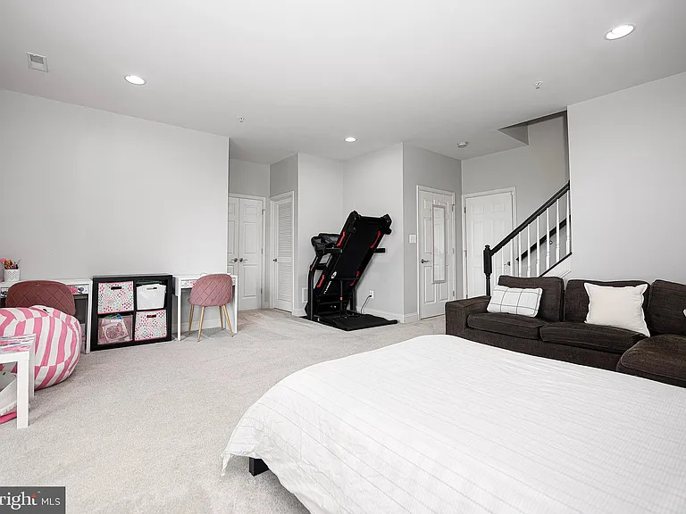 735 Perthshire Pl #61 — Photo 8