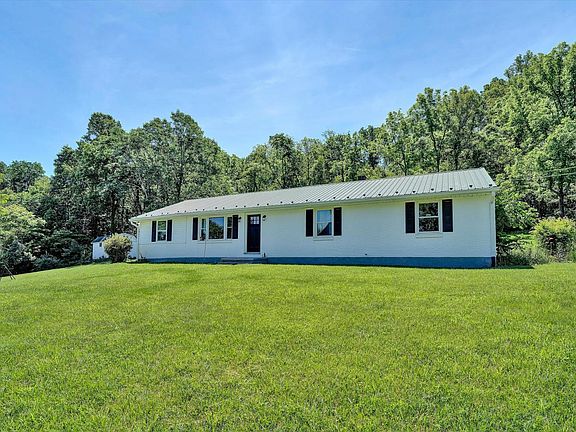 3rd image of 3774 Springwood Rd