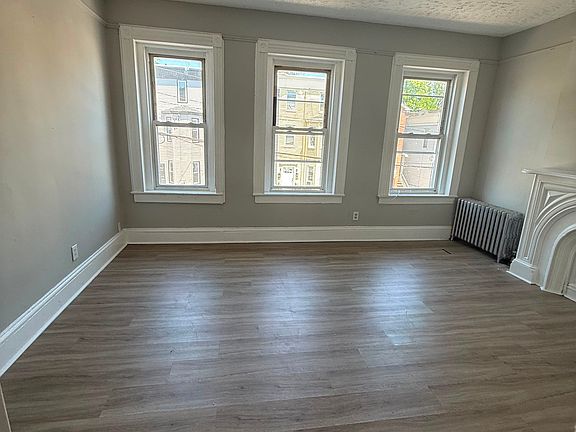 2nd image of 1118 Hampton Pl Floor 2