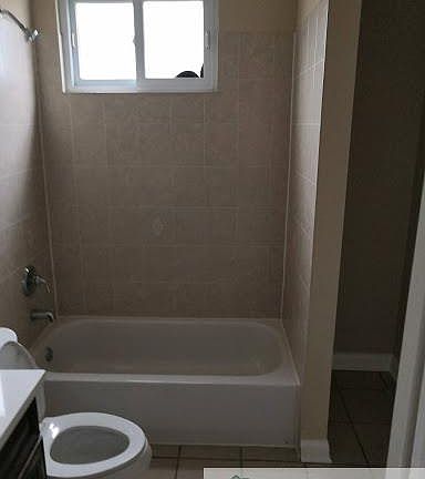 4th image of 8631 S Escanaba Ave #1