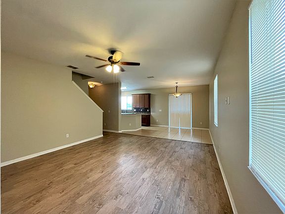3rd image of 9519 Simeon Dr