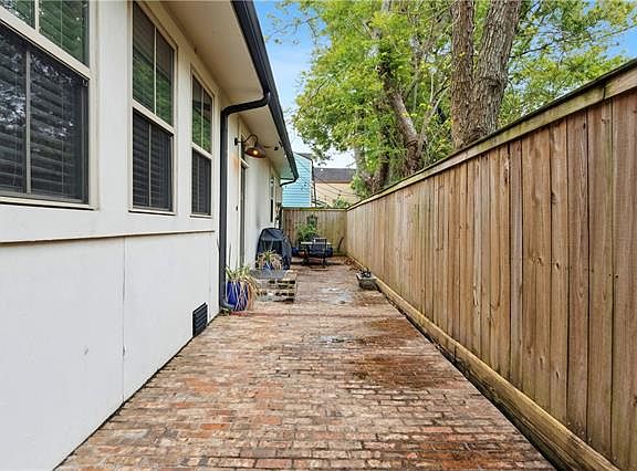 3rd image of 1620 Sauvage St #B