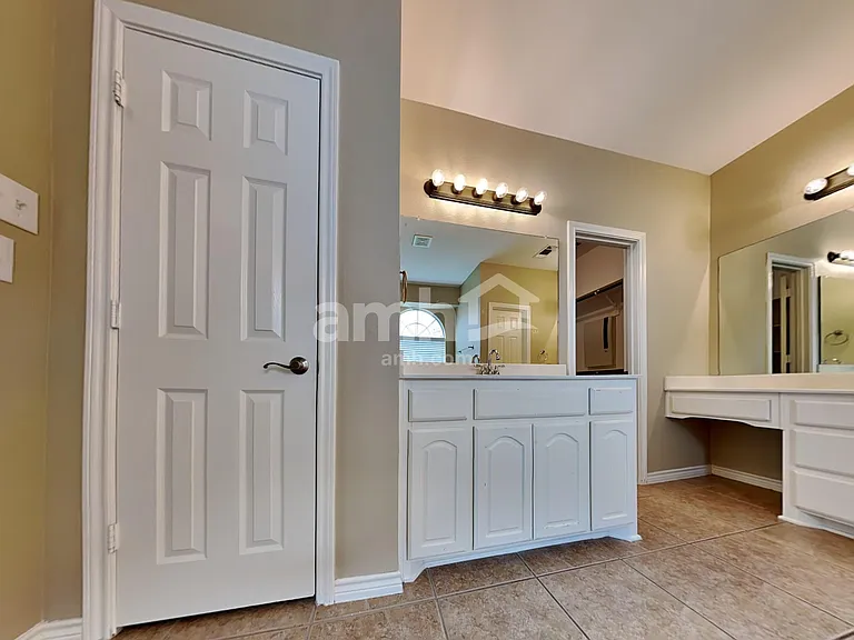 2525 Stone Meadows Dr — Photo 17