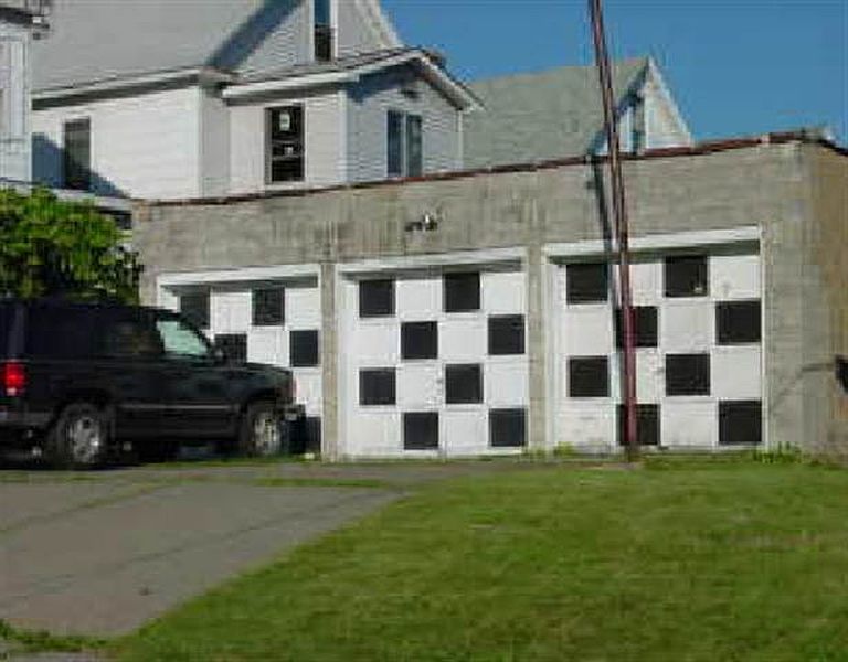 3rd image of 810 WASHINGTON Avenue