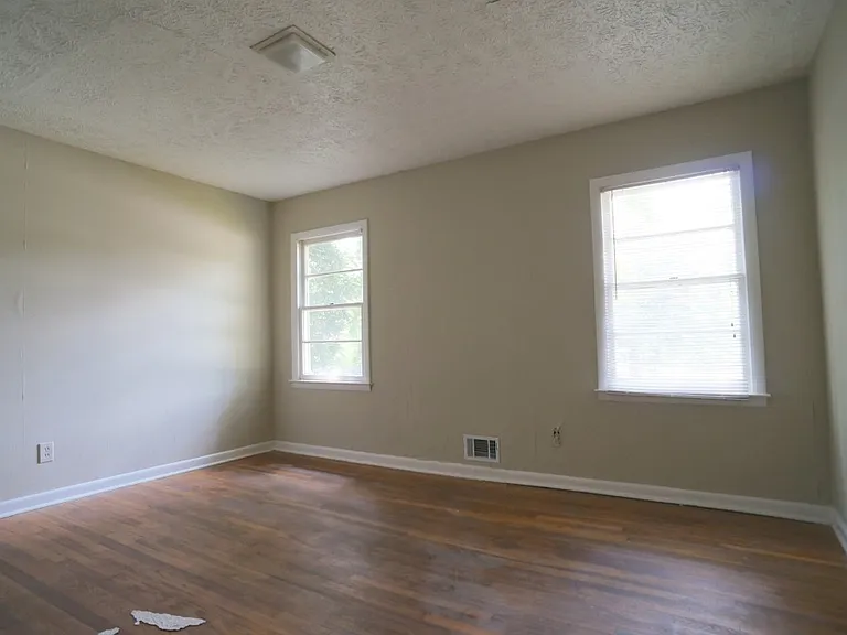 435 Barnett Shoals Rd — Photo 9