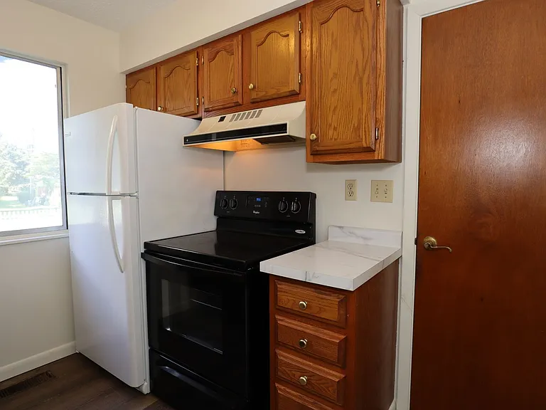 115 E Washington St — Photo 9