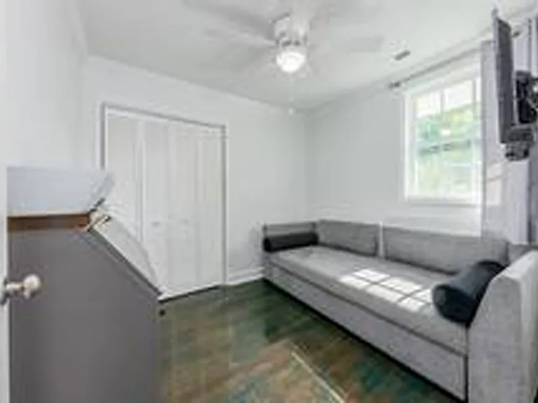 1422 Park Ave — Photo 4