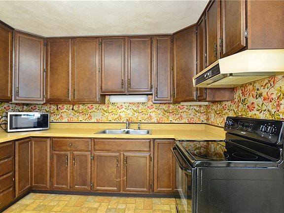 2nd image of 23 Rosemont Ave
