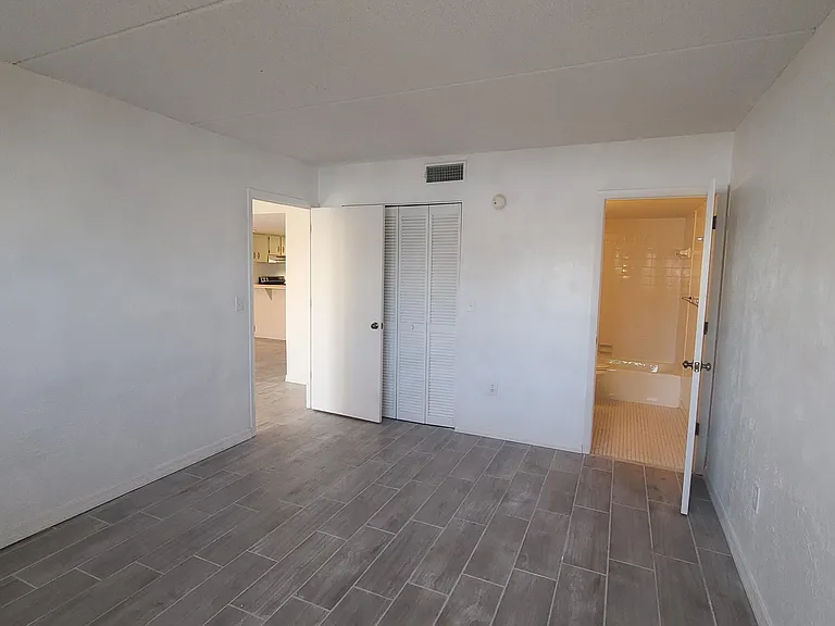 3131 S Ridgewood Ave #203 — Photo 13