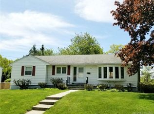 6 Split Rock Dr, Waterbury, CT 06706