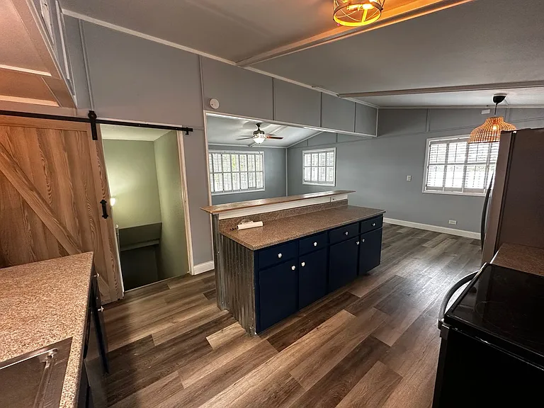 491 Short St — Photo 32