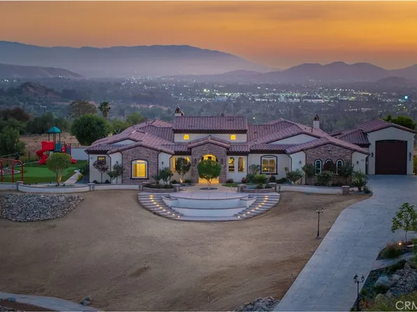 6355 Cresthaven Dr, Riverside, CA 92506