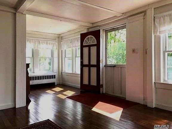 3rd image of 31 Walnut Ave E
