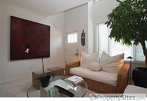 4th image of 1200 Bellevue Way NE