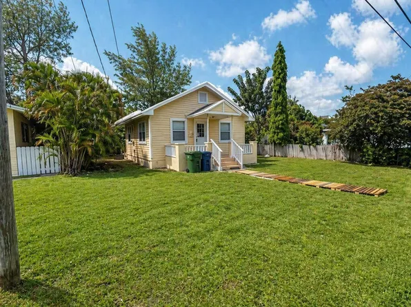 135 SE 4th St, Hallandale, FL 33009