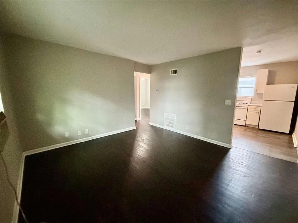 2 bed, 1.0 bath, 650 sqft, $1,125 — Photo 3