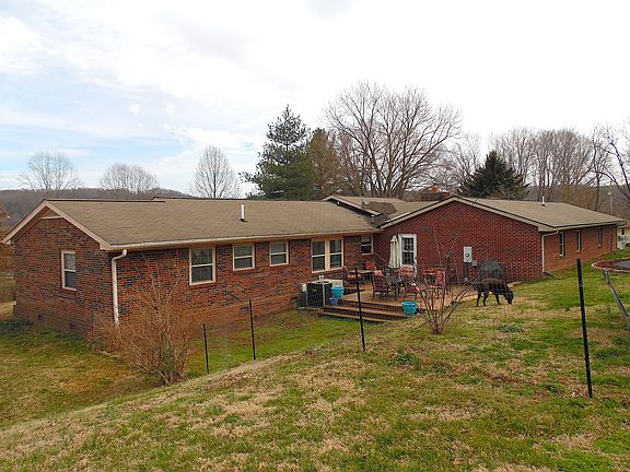 4th image of 2685 Lake Valley Dr