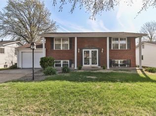 2432 Wesbay Dr, Maryland Heights, MO 63043