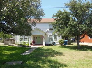 620 Hugh St, Sinton, TX 78387
