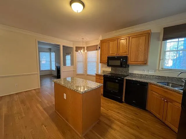 1304 Groveland Trl — Photo 6