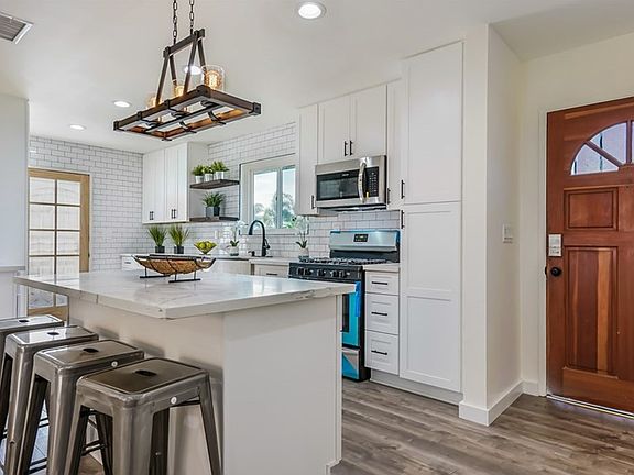 4th image of 5964 Los Feliz Dr
