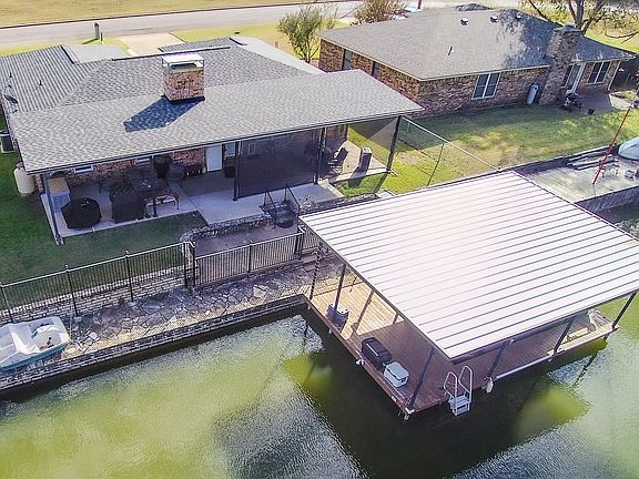 2nd image of 304 Tahiti Dr