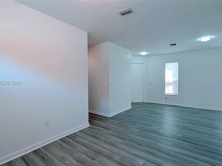 2151 NE 37th Ter — Photo 22